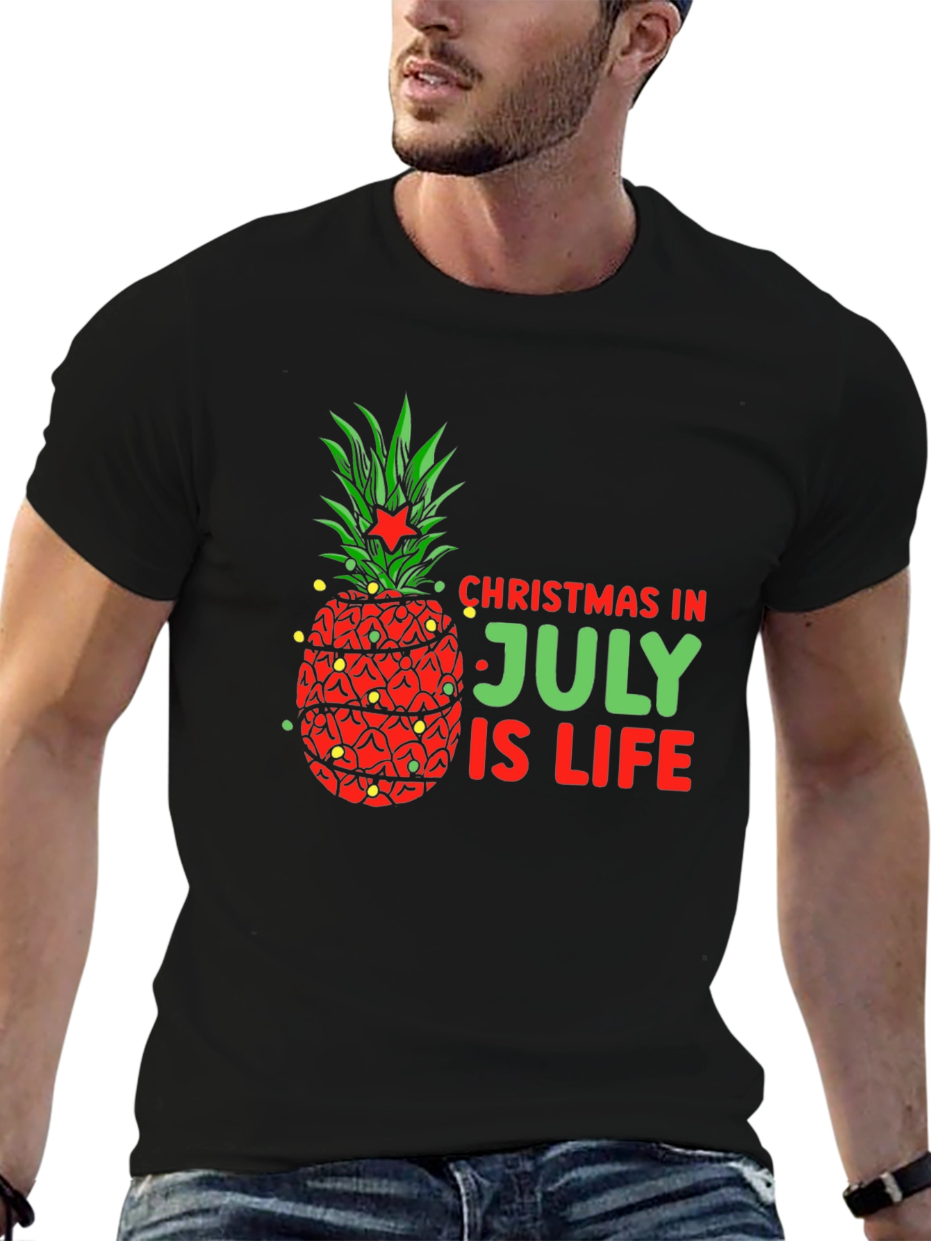 Camiseta Negra Navideña con Piña en Julio