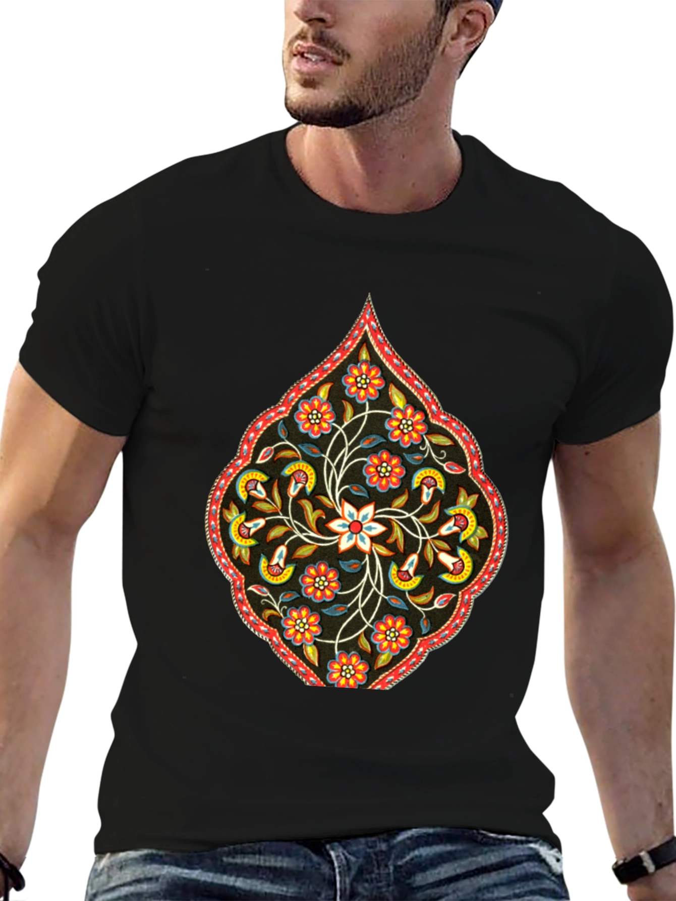 Camiseta Negra con Diseño Floral Persa