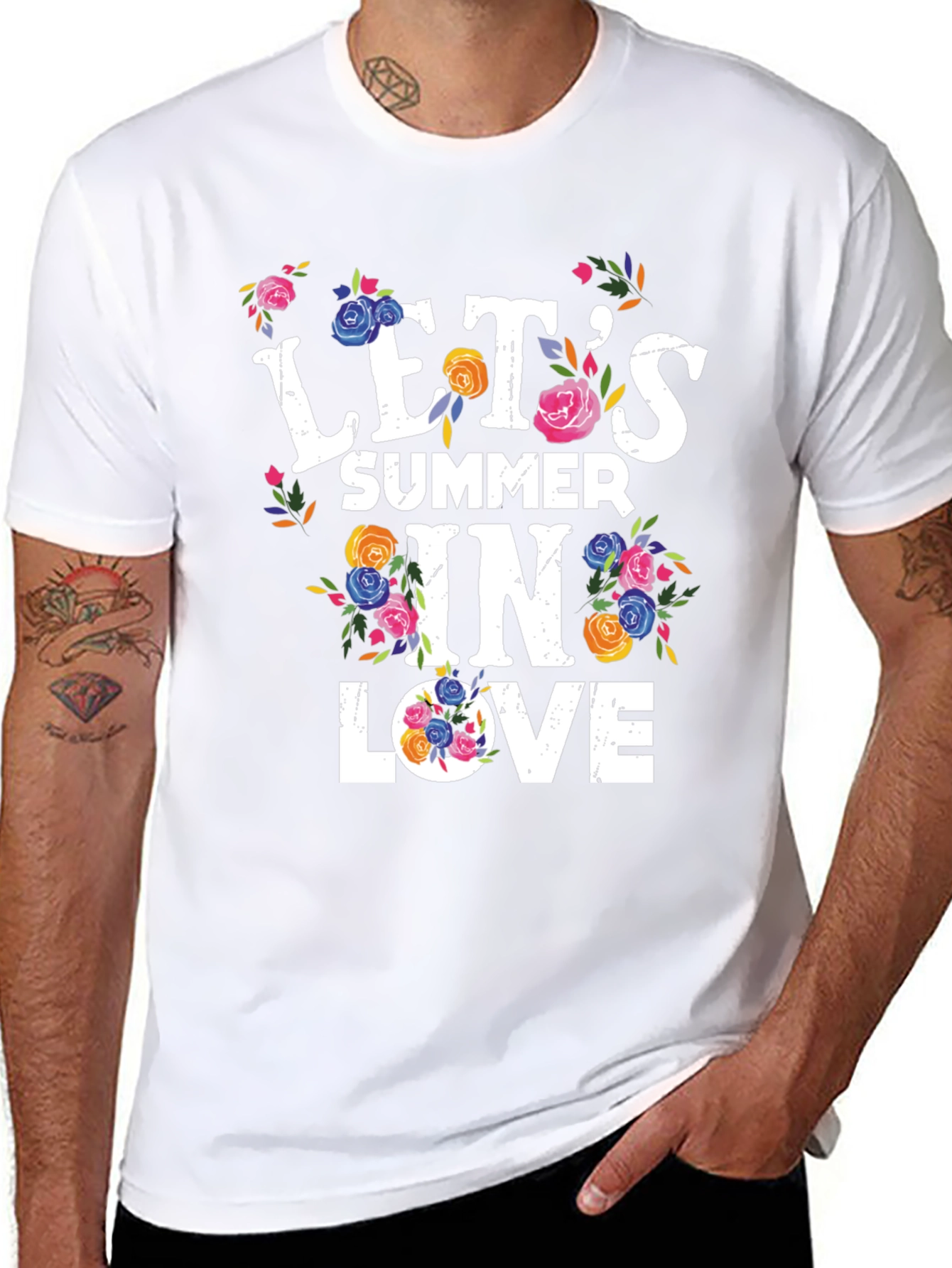 Camiseta Negra Estampada Floral Lets Summer in Love