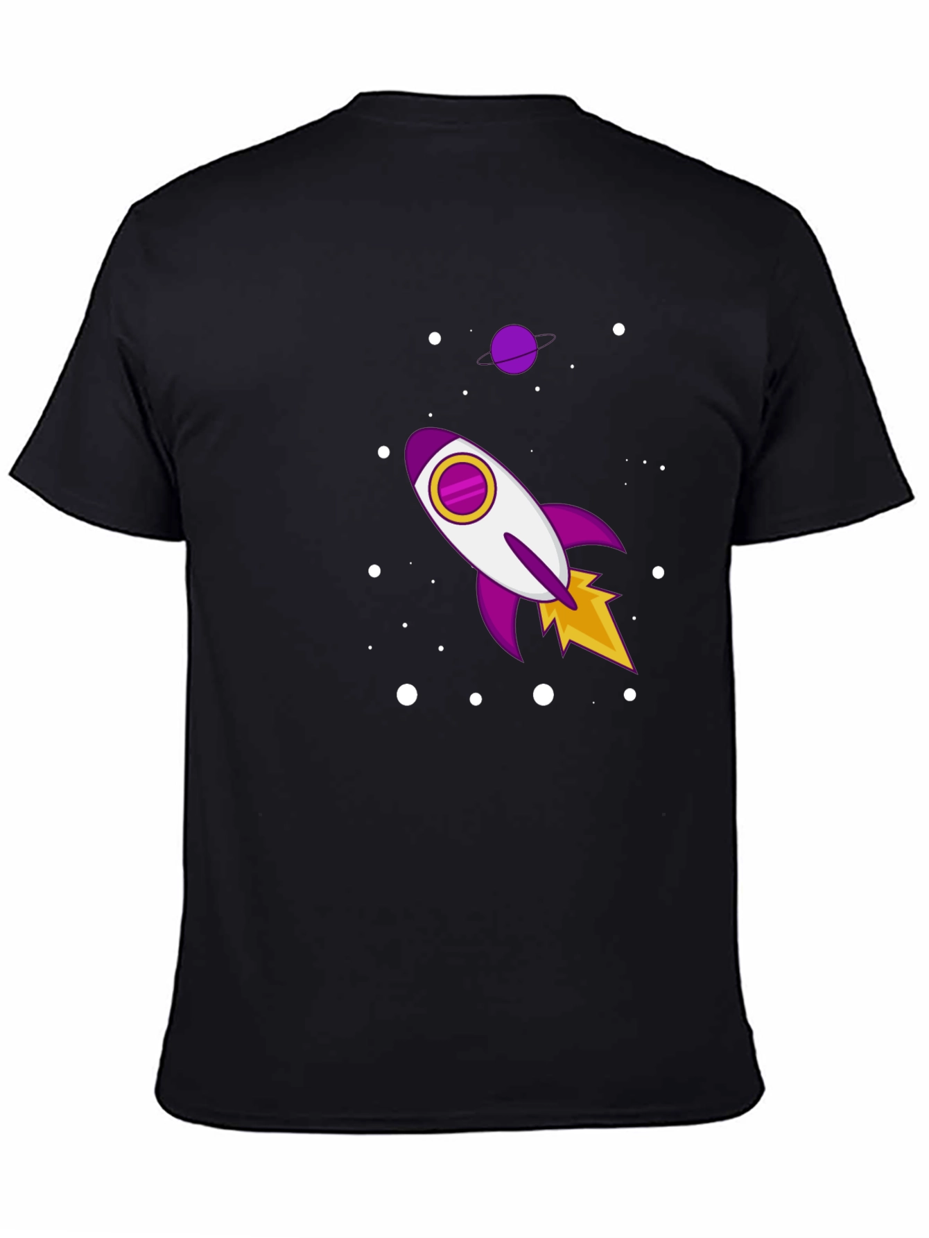 Camiseta Negra con Diseño de Cohete Espacial