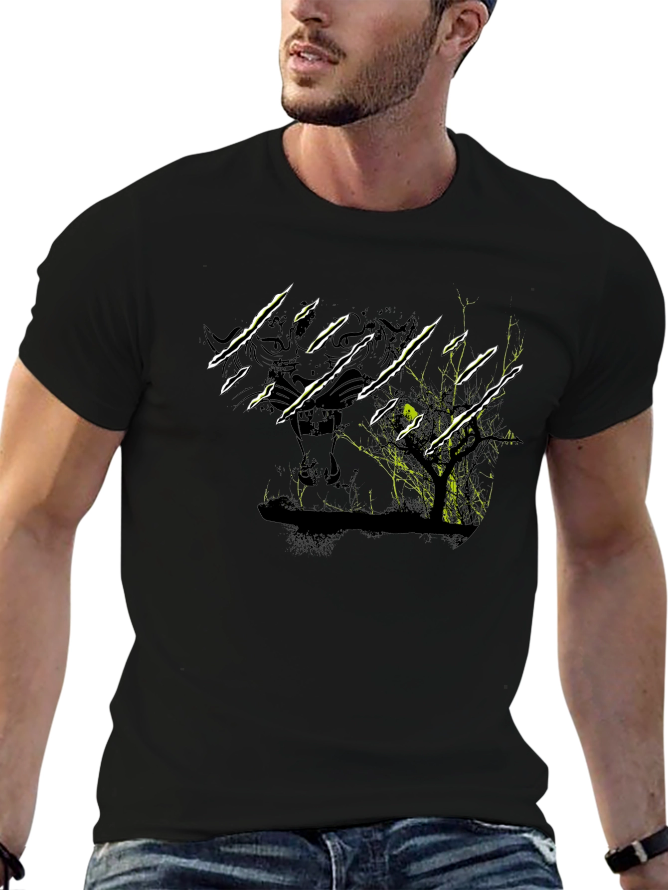 Camiseta Negra con Diseño de Tigre y Árbol