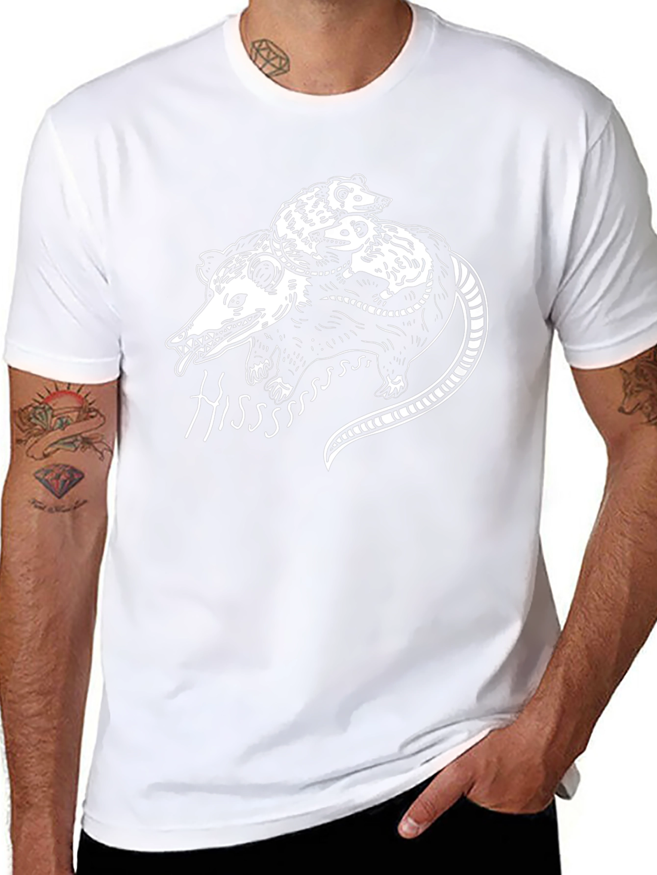 Camiseta Negra con Diseño de Zarigüeya Hiss