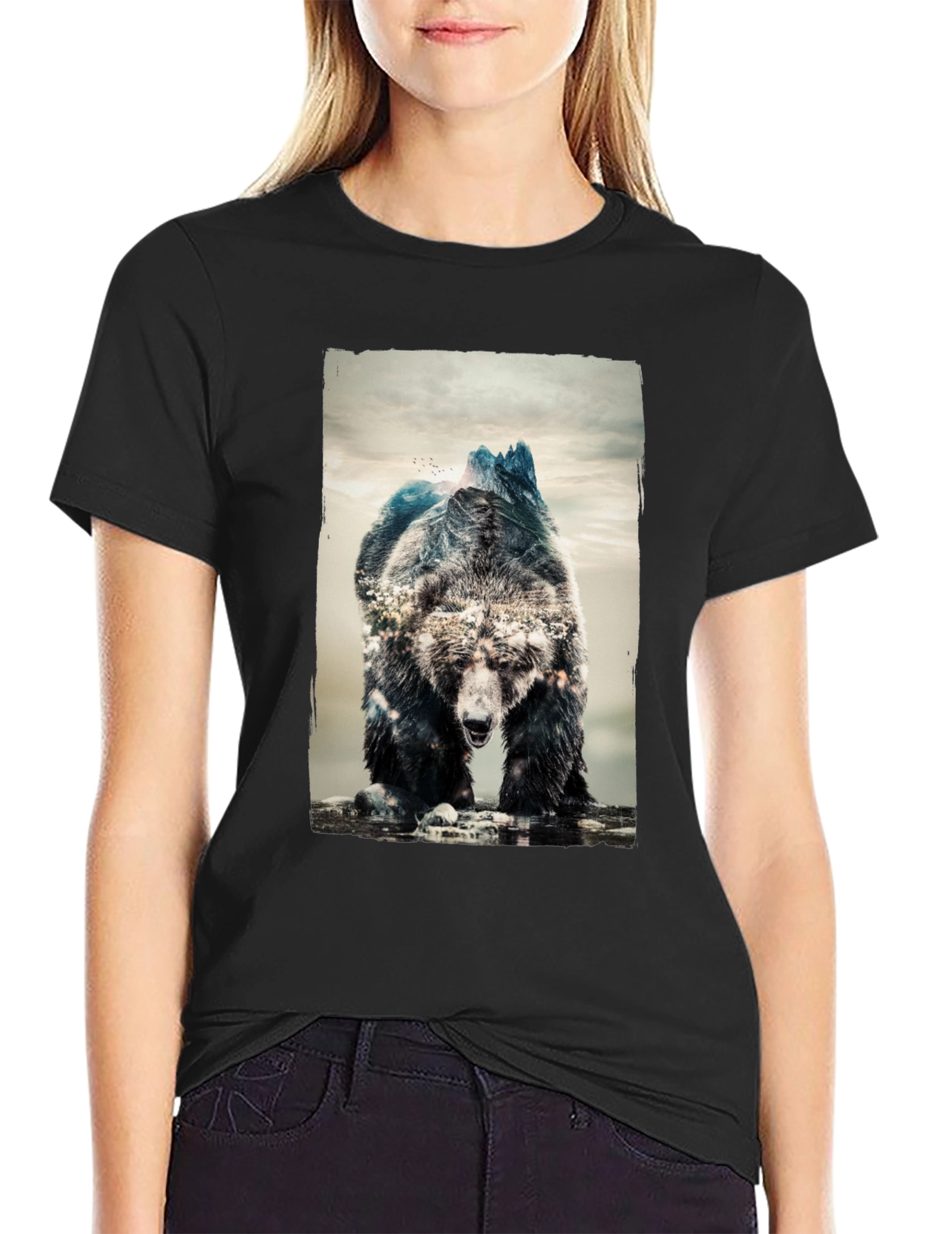 Camiseta Negra con Diseño de Oso y Montañas