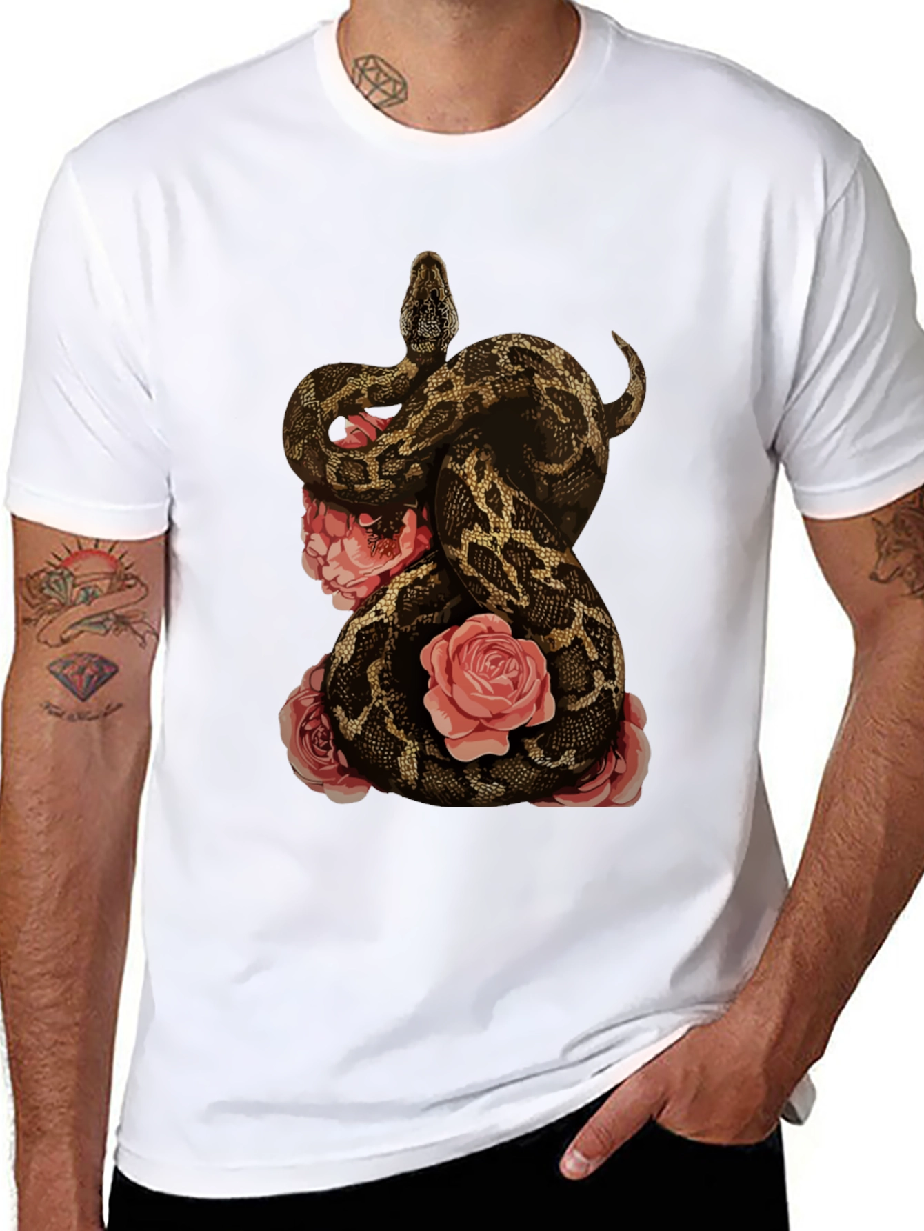 Camiseta Negra con Diseño de Serpiente y Rosas